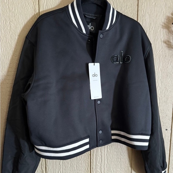 Alo Cropped G.O.A.T Jacket LARGE (SOLD on MERC) - Picture 6 of 7